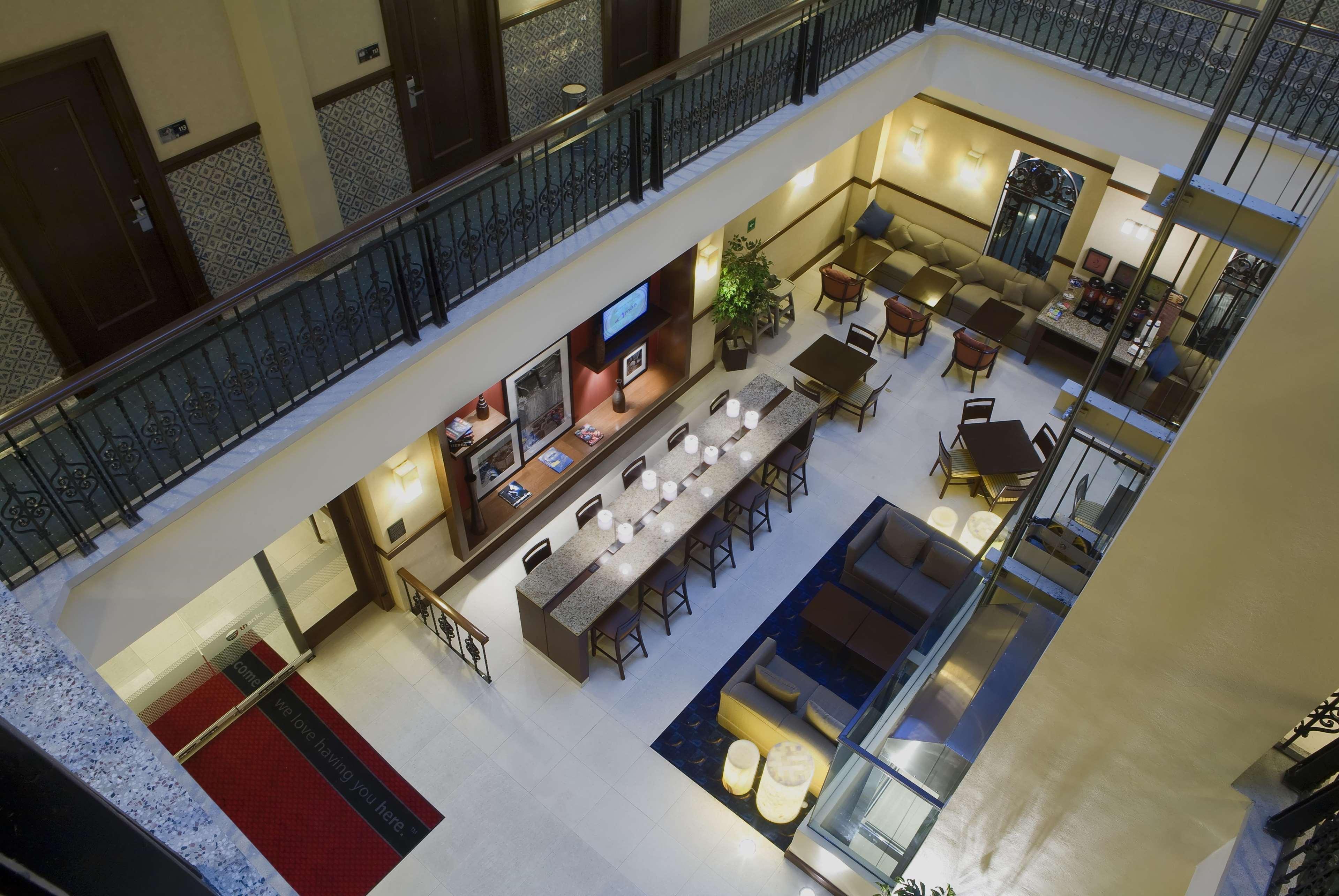 Hampton Inn & Suites Mexico City - Centro Historico Dalaman gambar